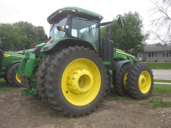 2024 John Deere 8R 410 - Image 2
