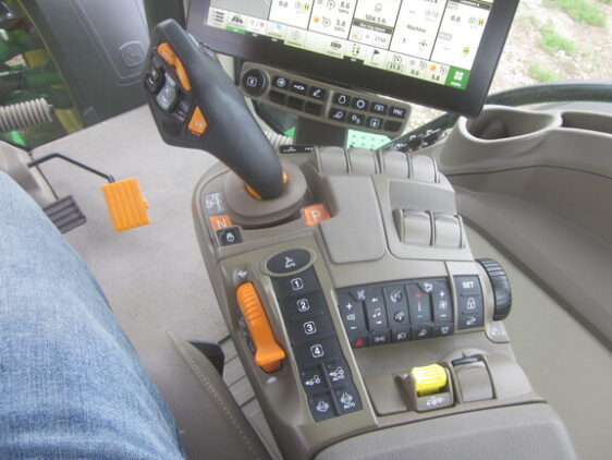 2024 John Deere 8R 410 - Image 19