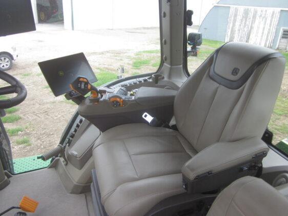 2024 John Deere 8R 410 - Image 18