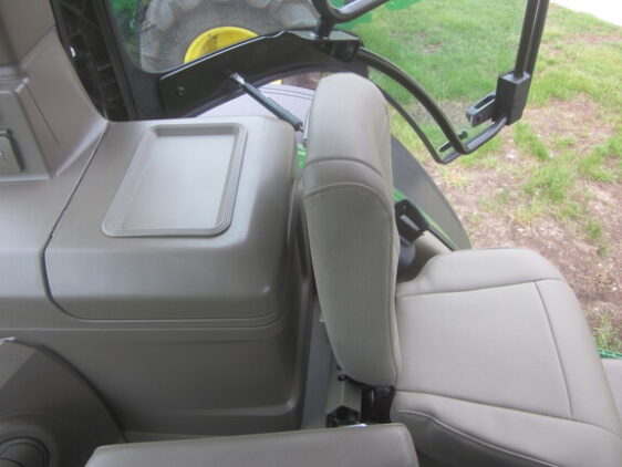 2024 John Deere 8R 410 - Image 12