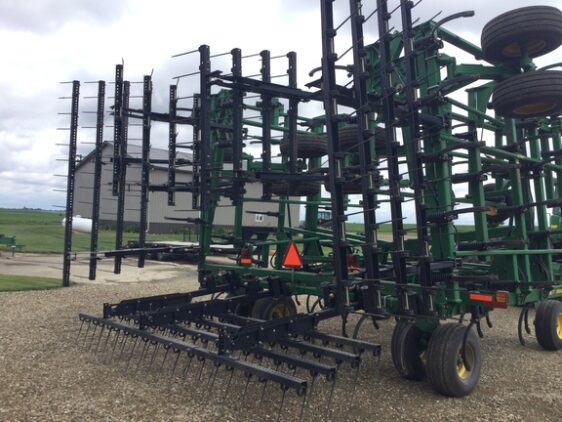 2011 John Deere 2210 - Image 5