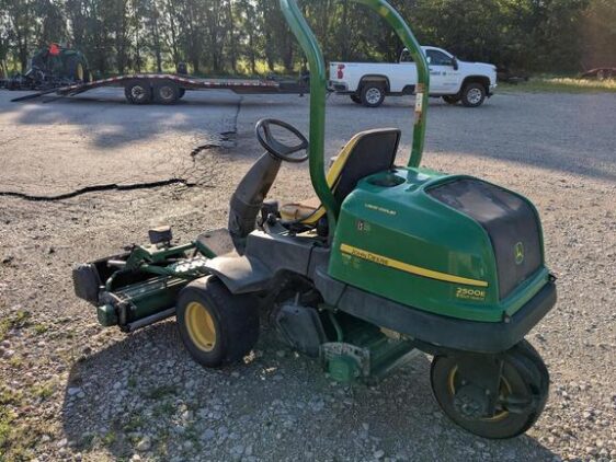 2012 John Deere 2500E - Image 3