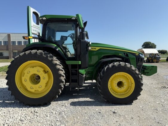 2024 John Deere 8R 410 - Image 4