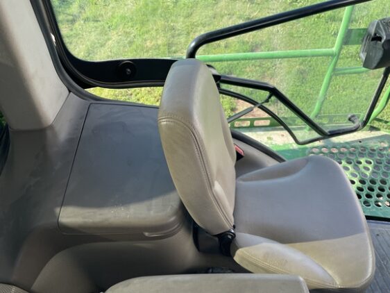 2019 John Deere R4038 - Image 36