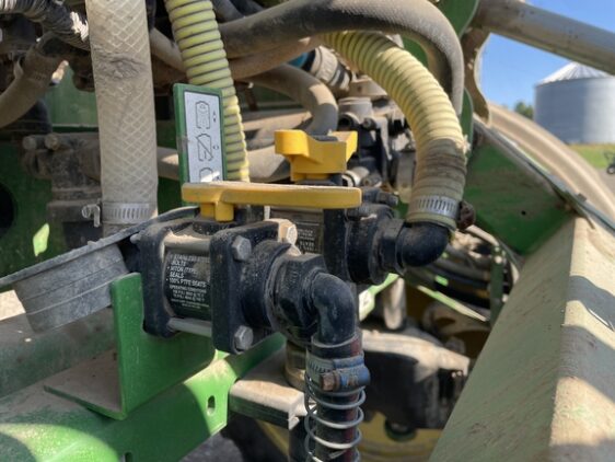 2019 John Deere R4038 - Image 29