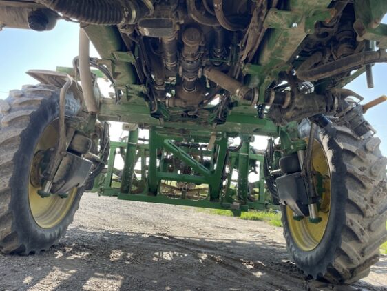 2019 John Deere R4038 - Image 25