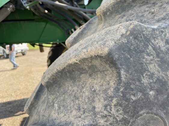 2019 John Deere R4038 - Image 16