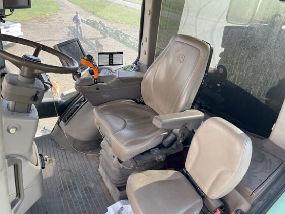 2019 John Deere R4038 - Image 33