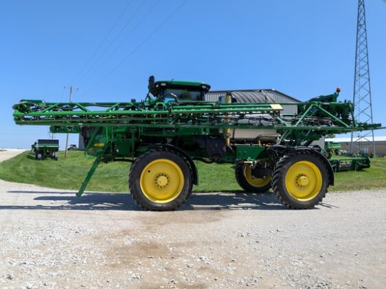 2021 John Deere R4044 - Image 8