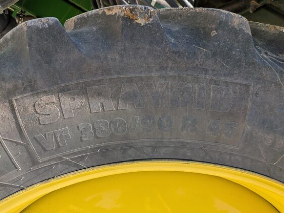 2021 John Deere R4044 - Image 20