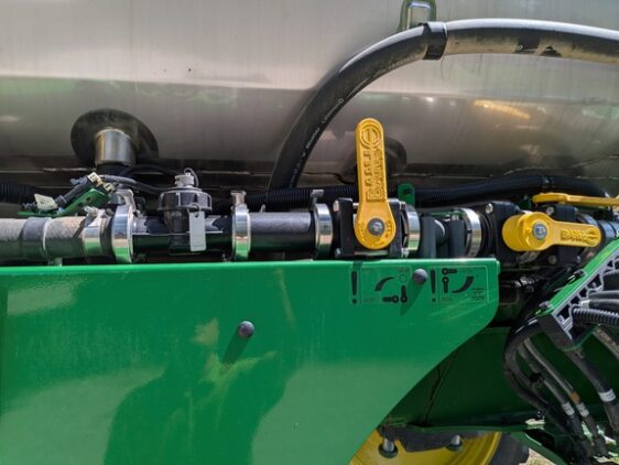 2021 John Deere R4044 - Image 23