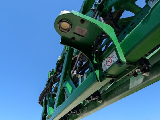 2021 John Deere R4044 - Image 26