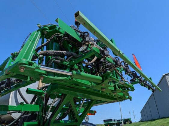 2021 John Deere R4044 - Image 29
