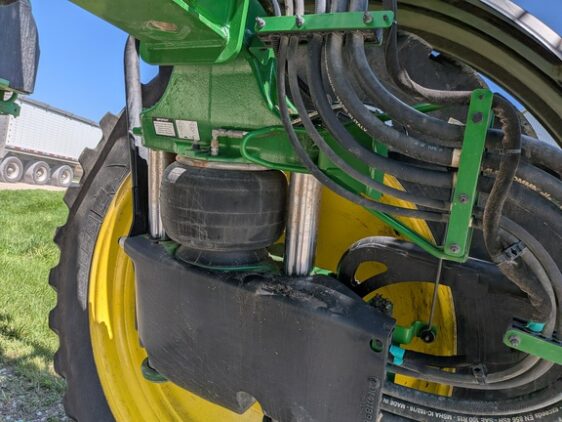 2021 John Deere R4044 - Image 31