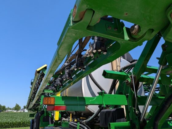 2021 John Deere R4044 - Image 30