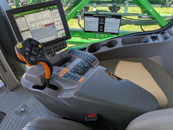 2021 John Deere R4044 - Image 36