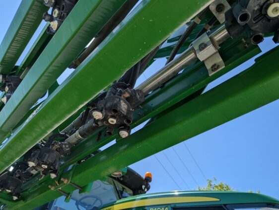 2021 John Deere R4044 - Image 25