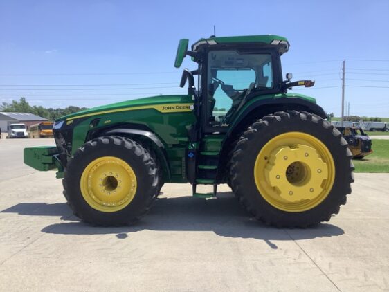 2024 John Deere 8R 410 - Image 2