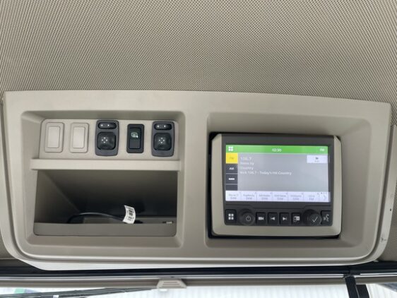 2023 John Deere 8R 310 - Image 10