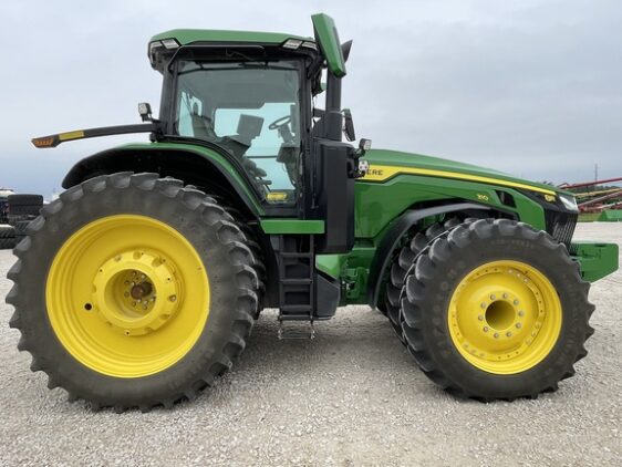 2023 John Deere 8R 310 - Image 4