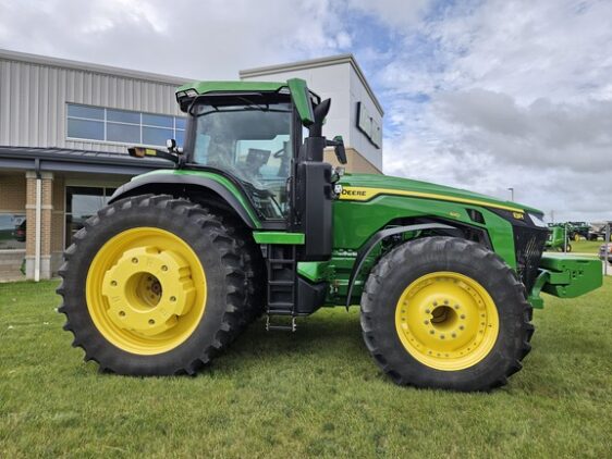 2024 John Deere 8R 410 - Image 6