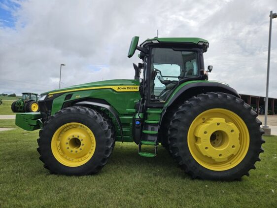 2024 John Deere 8R 410 - Image 2