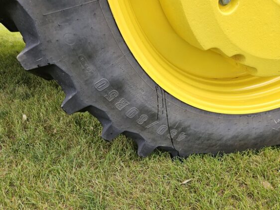 2024 John Deere 8R 410 - Image 15