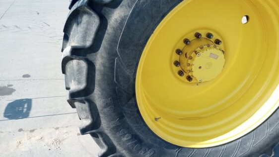 2018 John Deere R4038 - Image 5