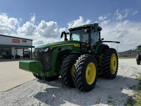 2024 John Deere 8R 410 - Image 2