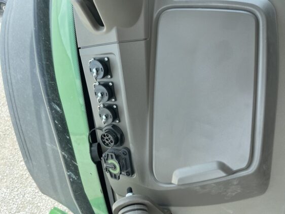 2024 John Deere 8R 310 - Image 8