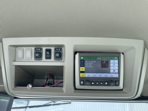 2024 John Deere 8R 310 - Image 12