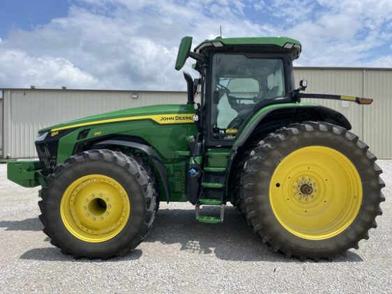 2024 John Deere 8R 310 - Image 4