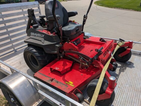 2018 Gravely Pro-Turn 472 - Image 5