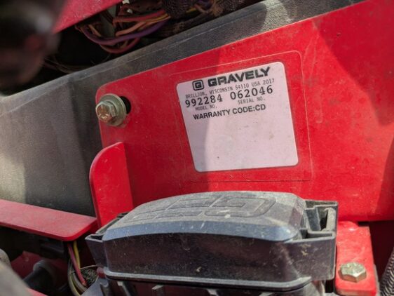 2018 Gravely Pro-Turn 472 - Image 7