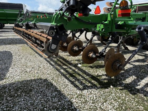 2024 John Deere 2730 - Image 11