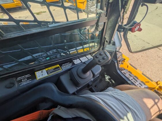 2021 John Deere 331G - Image 15