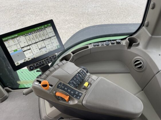 2024 John Deere 8R 370 - Image 12