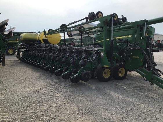 2011 John Deere DB90 - Image 2