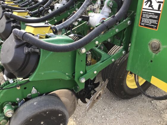 2011 John Deere DB90 - Image 12
