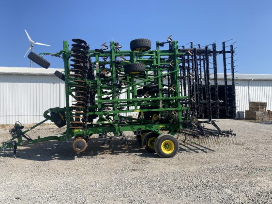 2022 John Deere 2330