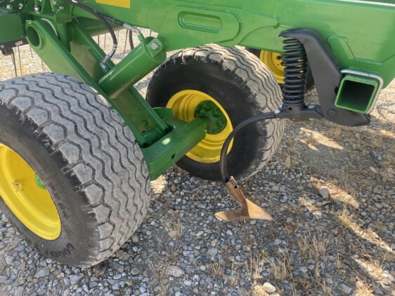 2022 John Deere 2330 - Image 8