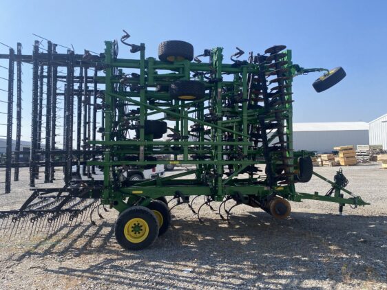 2022 John Deere 2330 - Image 4