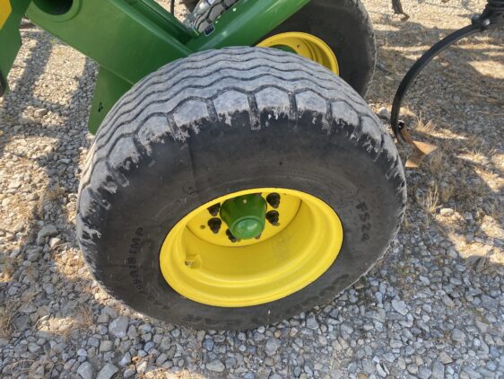2022 John Deere 2330 - Image 9