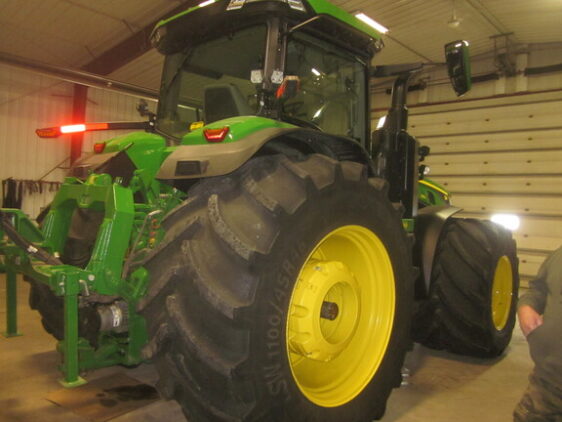 2023 John Deere 8R 410 - Image 10