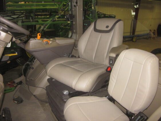 2023 John Deere 8R 410 - Image 15