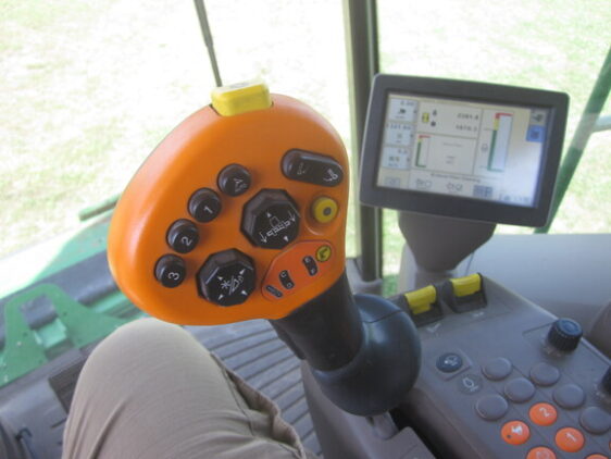 2015 John Deere S680 - Image 10