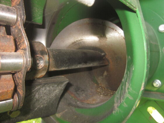 2015 John Deere S680 - Image 22