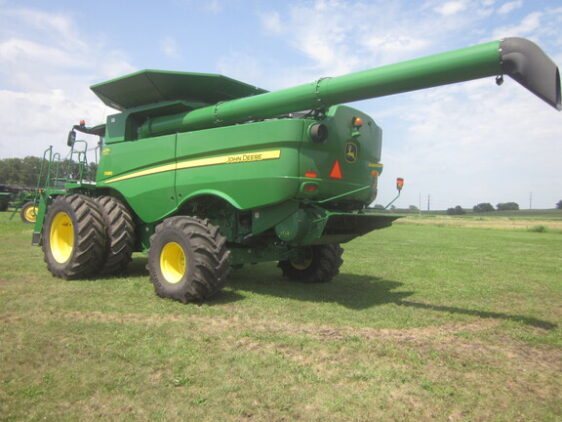 2015 John Deere S680 - Image 4