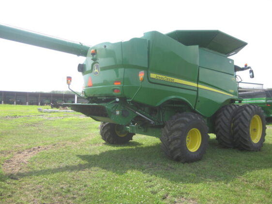 2015 John Deere S680 - Image 3
