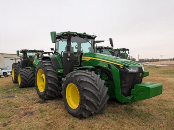 2023 John Deere 8R 410 - Image 2